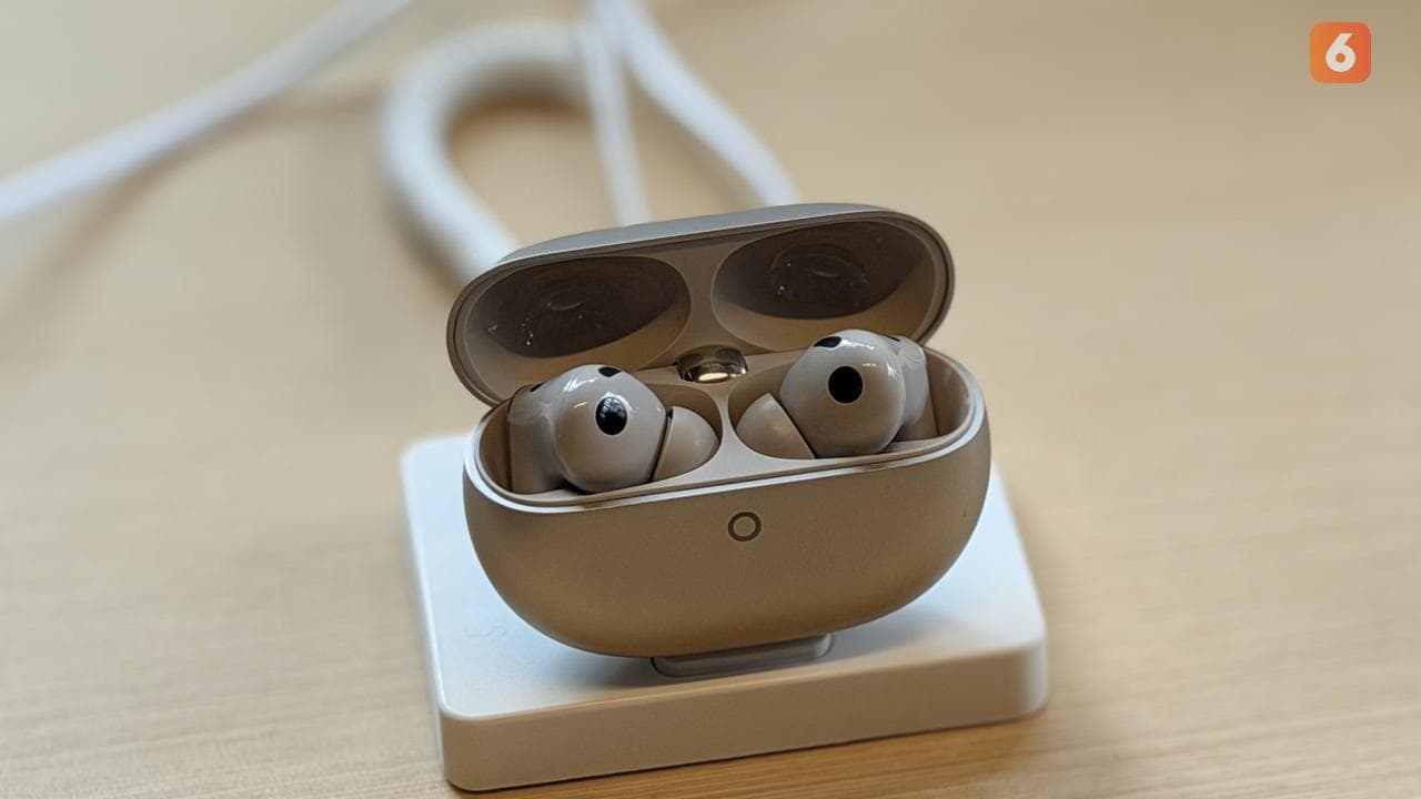 Huawei FreeBuds Pro 5.